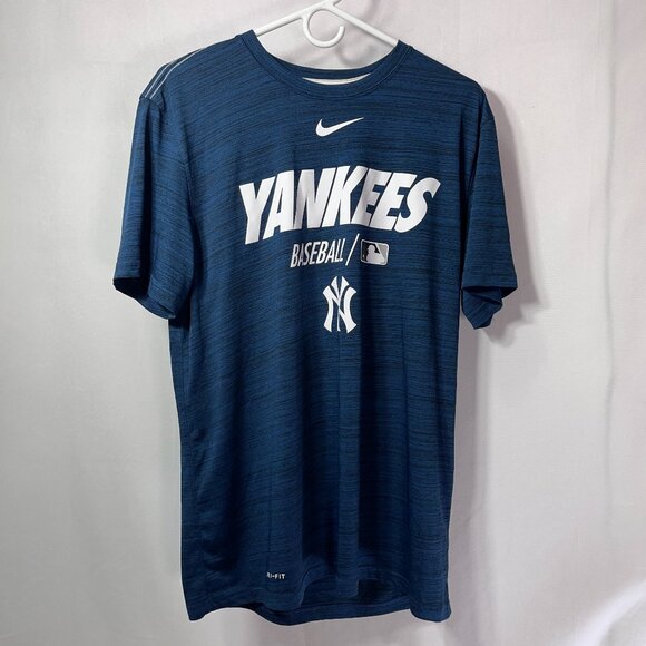 Nike, NY Yankees Baseball Licensed‎ T-Shirt Size M. NWOT